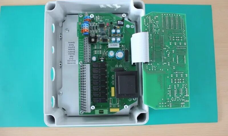 osazování desek plošných spojů